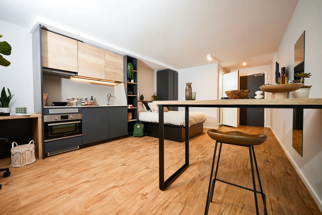 Premium Studio - Portland Crescent - Gallery - 1