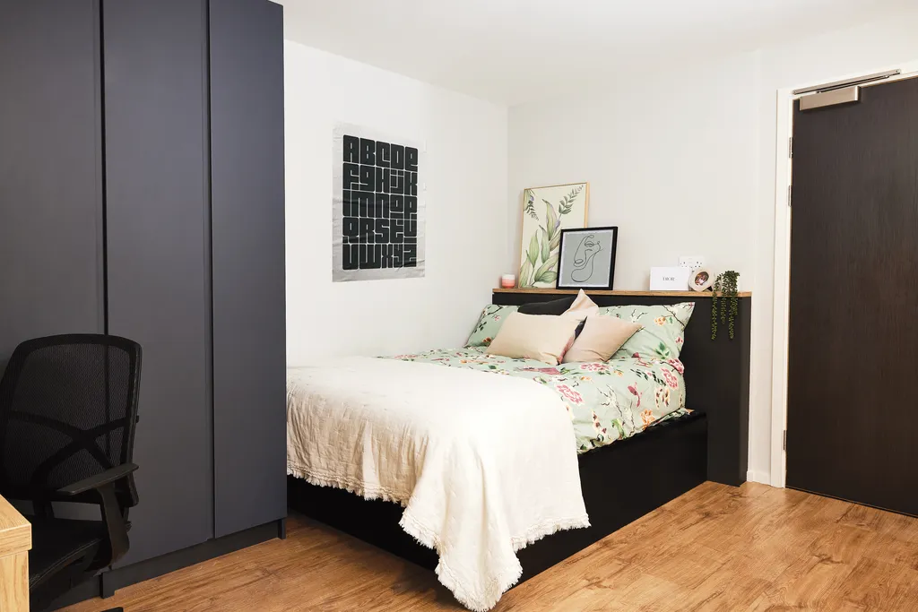  Classic Studio  -  Portland Crescent  - Gallery -  1