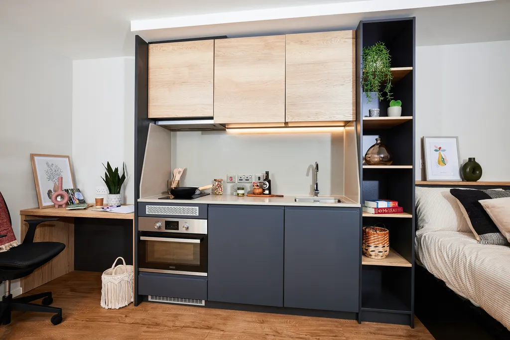 Classic Plus Studio - Portland Crescent - Gallery - 9