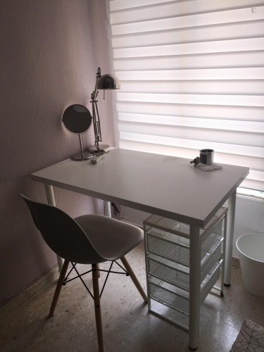 Single bedroom in 3-bedroom apartment with AC
