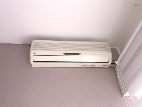 Single bedroom in 3-bedroom apartment with AC