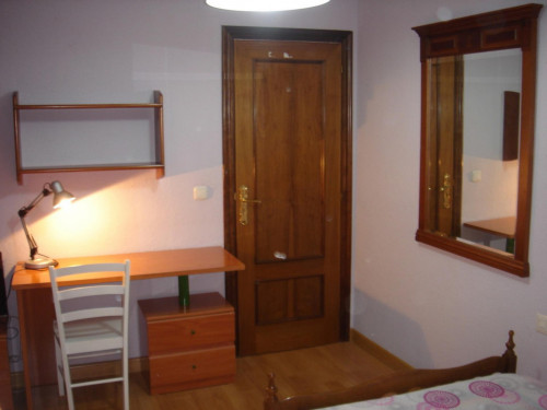 Comfy double bedroom in Salamanca