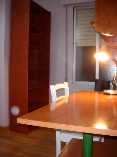 Comfy double bedroom in Salamanca