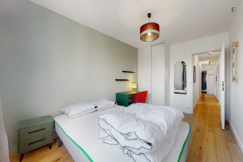 Beautiful double bedroom near Quatre Routes tram station