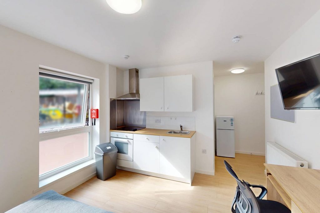  Studio Silver – Annex  -  Metchley Hall  - Gallery -  3