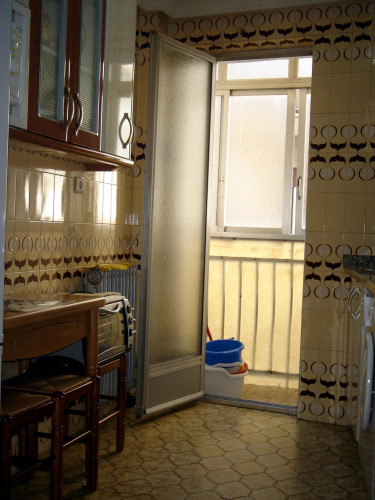 Spacious double bedroom close to Escuela Universitaria de Enfermería y Fisioterapia de la Universidad de Salamanca