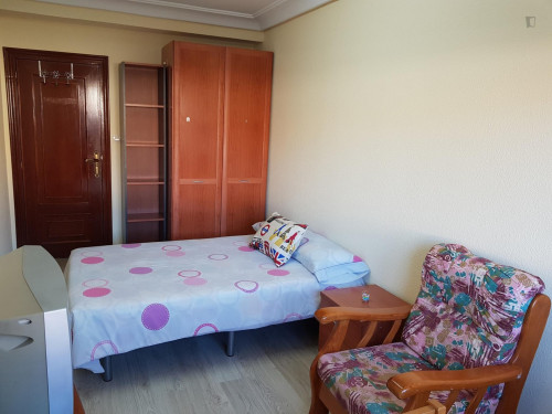 Modern double bedroom in Salamanca
