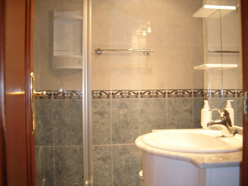 Welcoming double bedroom in Barrio del Oeste - Gallery - 16