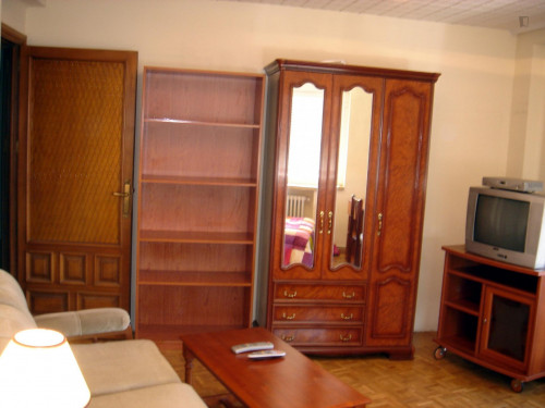Spacious double bedroom in central Salamanca