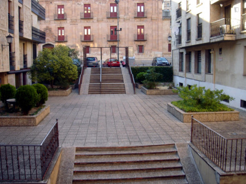 Luminous double ensuite bedroom next to the Monterrey's palace