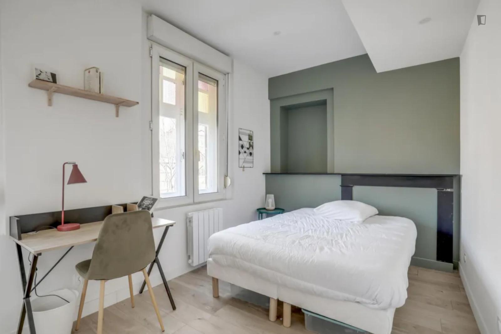 Appealing Double Ensuite Bedroom Near Cormontaigne Metro Station - Appealing double ensuite bedroom near Cormontaigne metro station - Gallery - 1