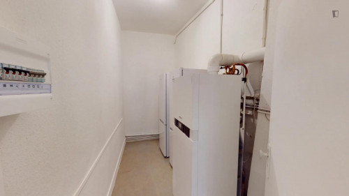 Cosy double bedroom near Les Boutiques Saint Georges