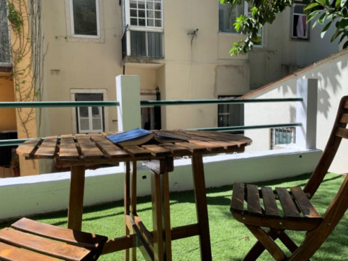 Entire 2-bedroom apartment with private terrace in Campo de Ourique - Gallery - 15