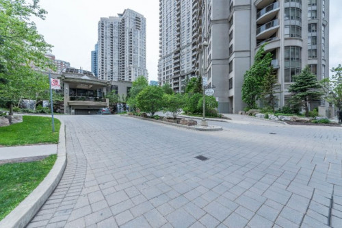 PlanURstay – Business Condo Near Square One - Gallery - 11