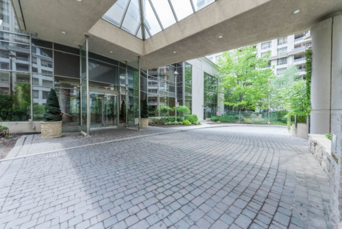 PlanURstay – Business Condo Near Square One - Gallery - 16