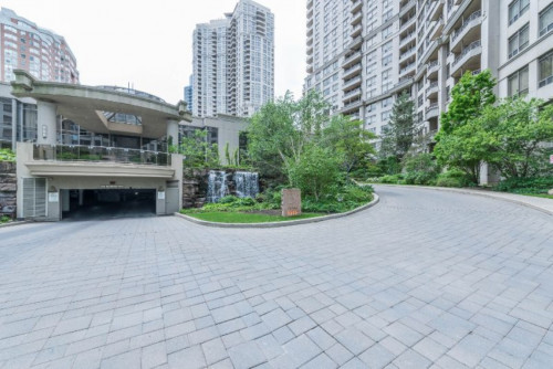 PlanURstay – Business Condo Near Square One - Gallery - 15