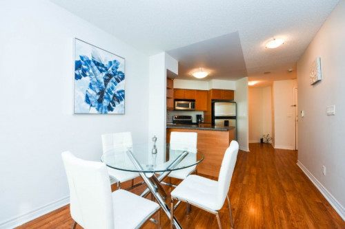 PlanURstay – Business Condo Near Square One - Gallery - 23