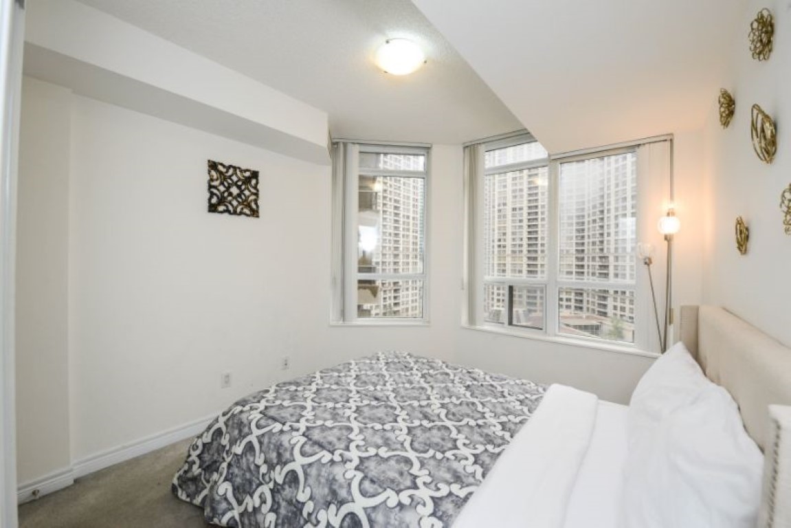 Burnhamthorpe Rd W Serviced Apartments - Gallery - 53