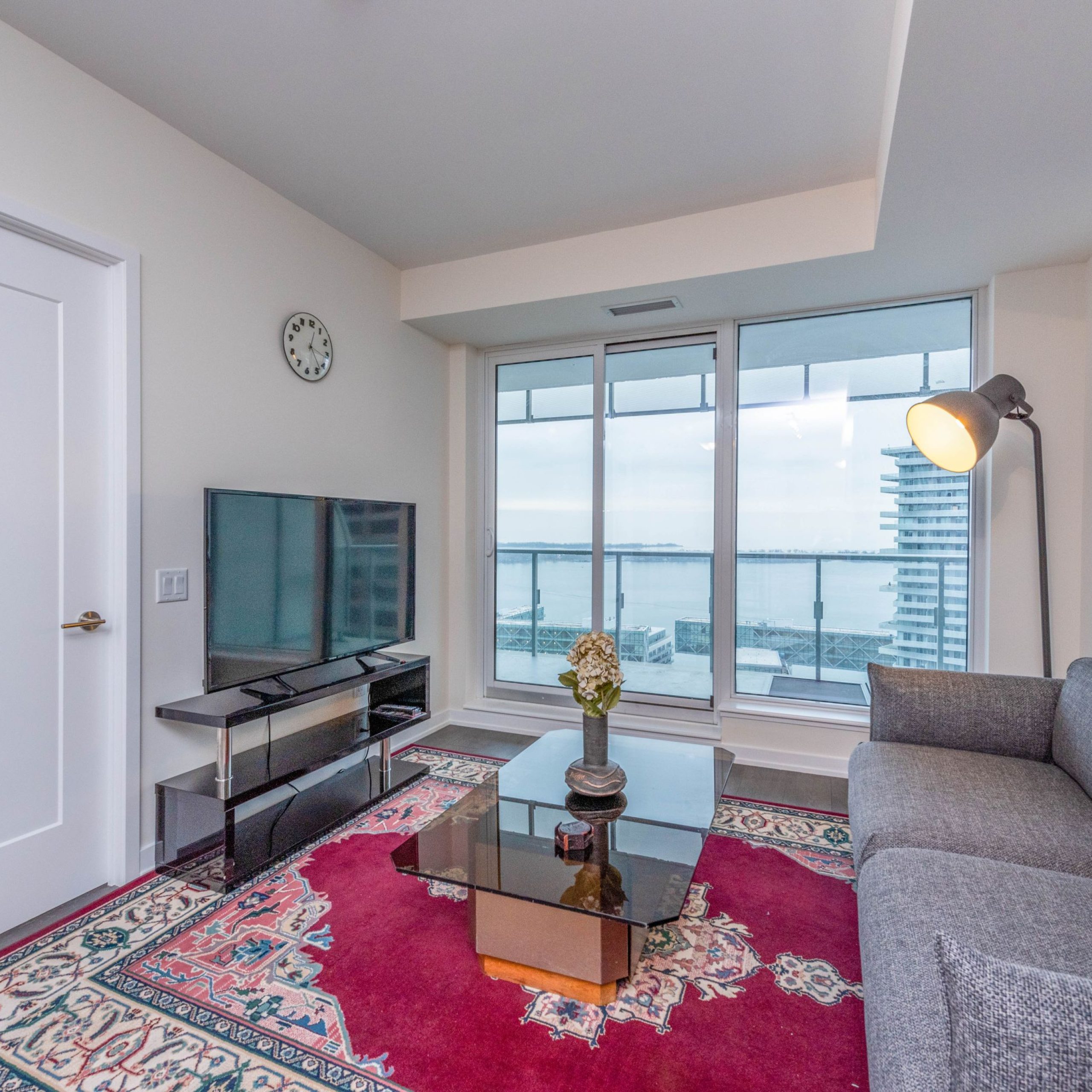 Freeland Street Apartments - Rooms