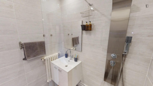 Cosy double bedroom not far from Courbevoie train station  - Gallery -  5