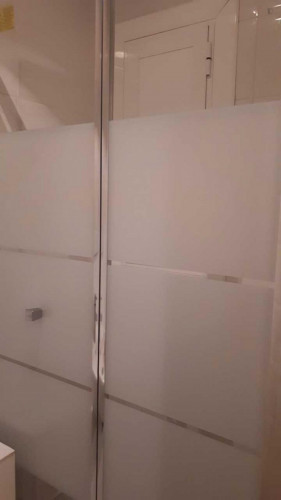 Multiple beds bedroom, with balcony, in 2-bedroom apartment - Gallery - 9