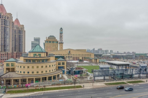 Burnhamthorpe Rd W 1 Serviced Apartments - Others
