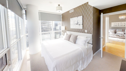Bremner Blvd Apartments - Gallery - 6
