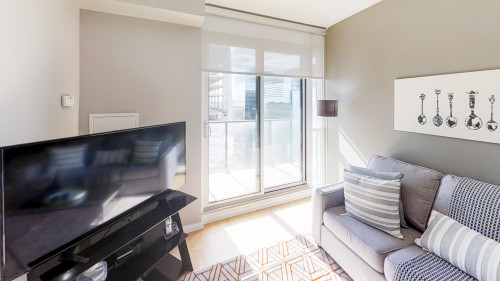 Bremner Blvd Apartments - Gallery - 5