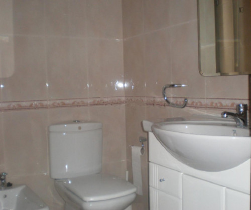 Cosy Single Bedroom close to University of Maia  - Gallery -  5