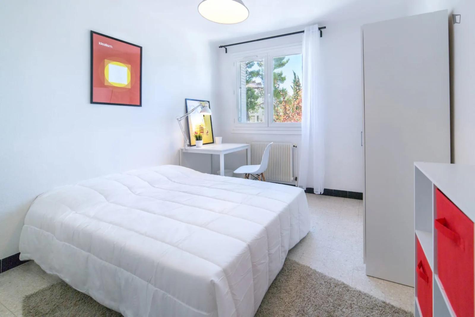 Lovely Double Bedroom In A 4-Bedroom Apartment Close To Universidade Paul Valéry, Montpellier III - Lovely double bedroom in a 4-bedroom apartment close to Universidade Paul Valéry, Montpellier III - Gallery - 1