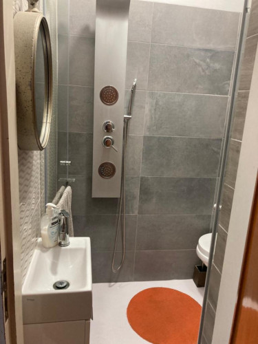 Comfy Double Dedroom with Private Bathroom in Paço de Arcos