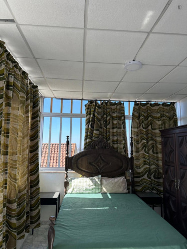 Snug double bedroom in Casal de Cambra  - Gallery -  5