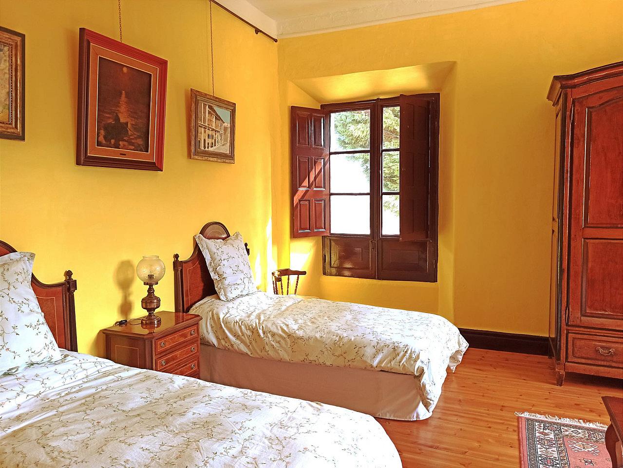  ROOM WITH SHARED BATHROOM  -  Gorgeous palazzo near Pazo De San Isidro  - Gallery -  32