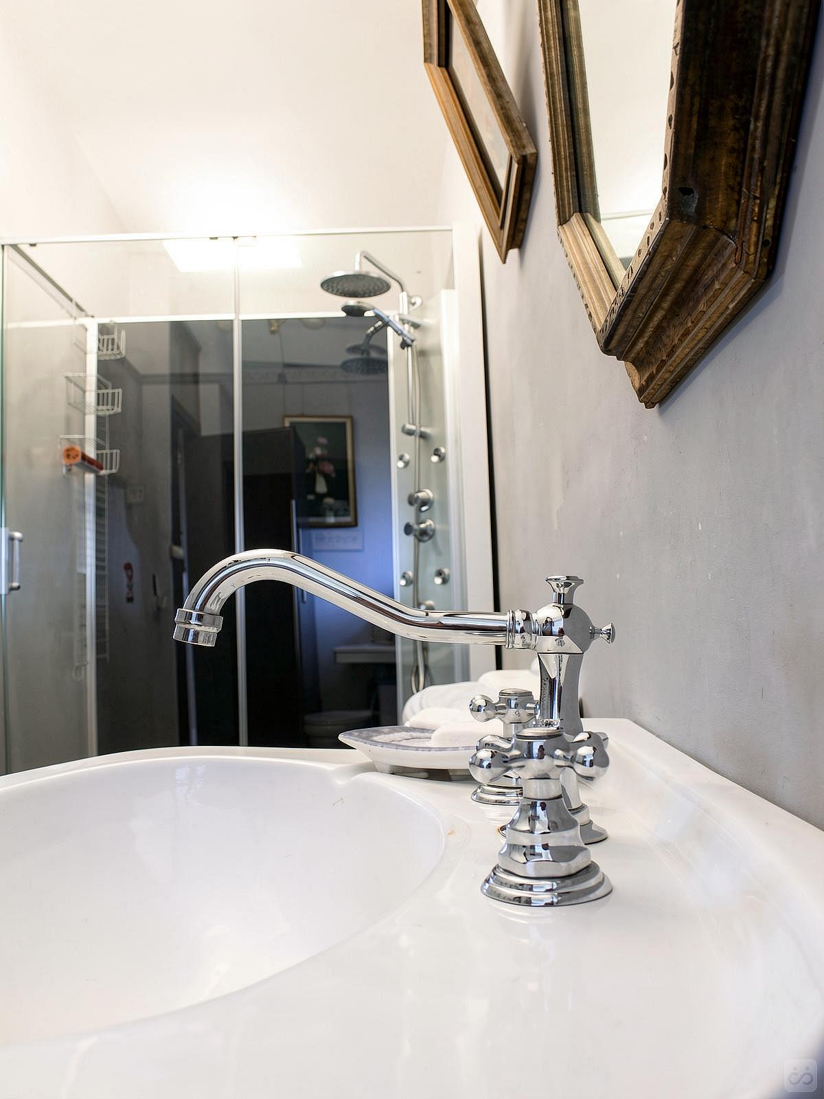  ROOM WITH PRIVATE BATHROOM  -  Gorgeous palazzo near Pazo De San Isidro  - Gallery -  2