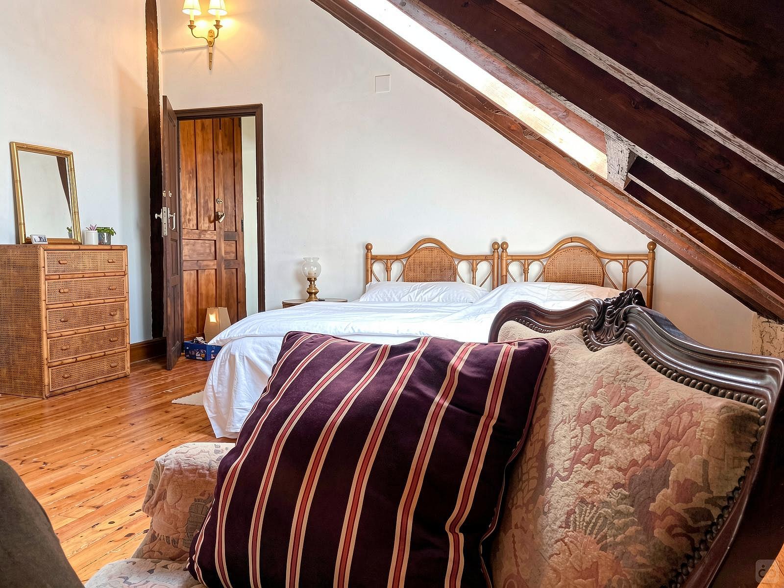  EN-SUITE ROOM  -  Gorgeous palazzo near Pazo De San Isidro  - Gallery -  9
