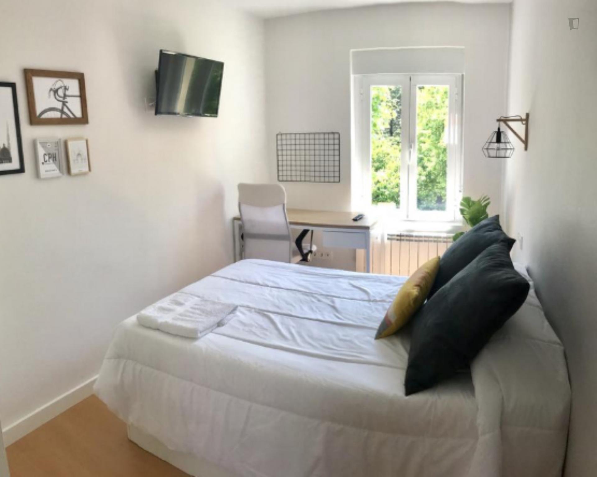 Double bedroom near Salamanca Bus Station