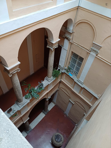 Homely double bedroom near Piazza IV Novembre  - Gallery -  5