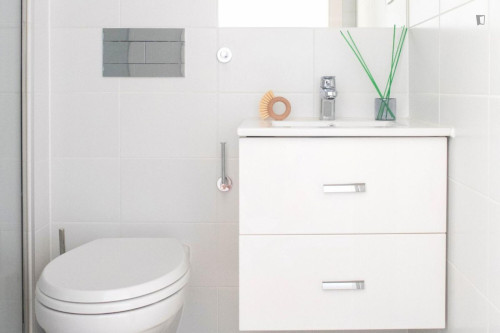 Lovely single ensuite bedroom in Lumiar