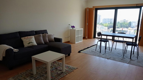 Snug studio with balcony close to Marquês metro station