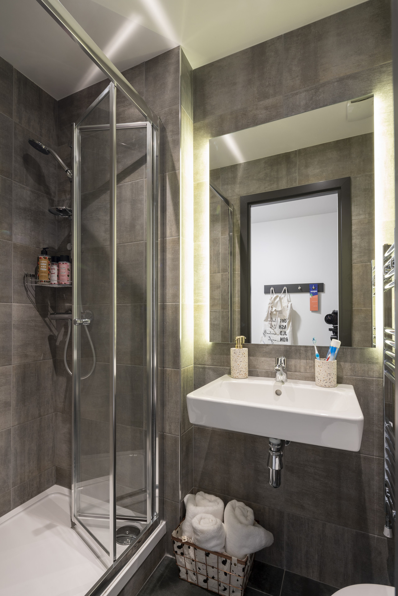  Essential Ensuite (7 Bed)  -  Aspen  - Gallery -  4