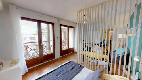 Spacious double bedroom near Jeanne d'Arc Metro station