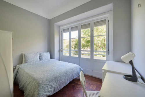 Cool double bedroom near Calouste Gulbenkian Museum