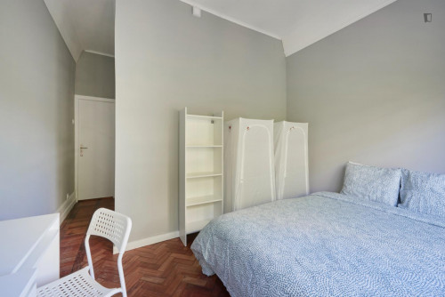 Cool double bedroom near Calouste Gulbenkian Museum