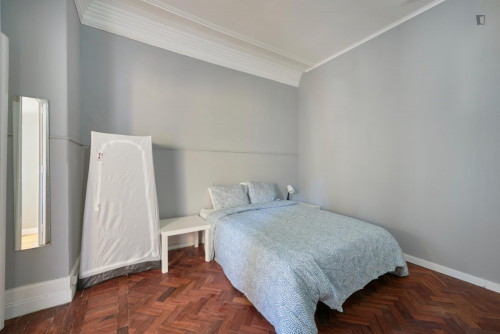 Inviting double bedroom not far from Instituto Superior Técnico