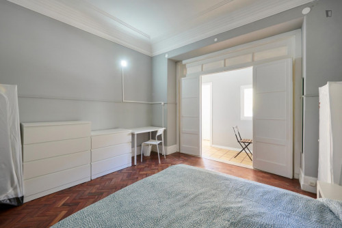 Inviting double bedroom not far from Instituto Superior Técnico