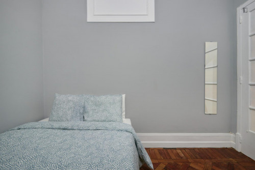 Compact double bedroom in proximity to Instituto Superior Técnico