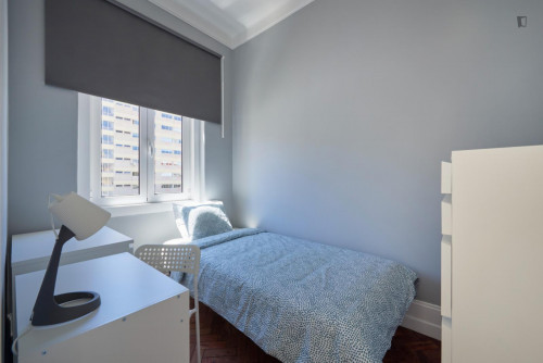 Welcoming single bedroom close to Praça de Espanha metro station