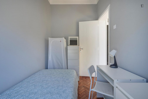 Welcoming single bedroom close to Praça de Espanha metro station