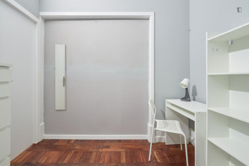 Decent single bedroom very close to Saldanha metro station  - Gallery -  5