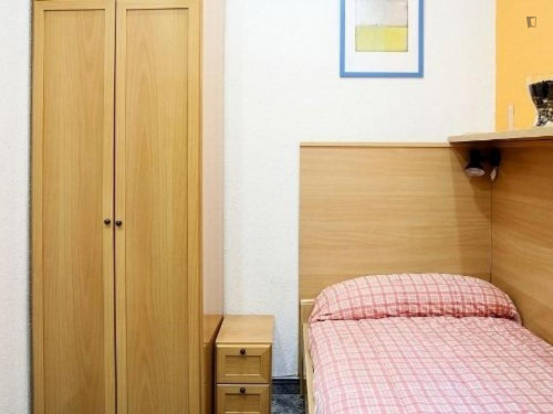 Cozy single bedroom in Barcelona close to Sagrada Familia